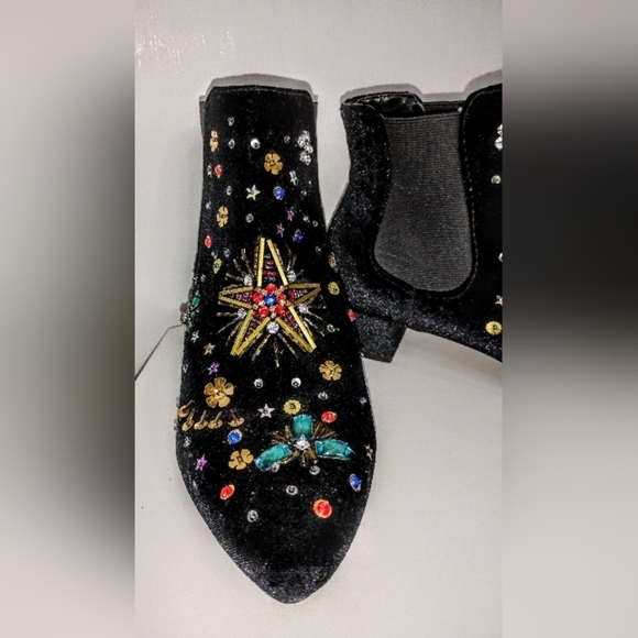 BLACK VELVET BETSEY JOHNSON JAX BOOTIES - Picture 2 of 11